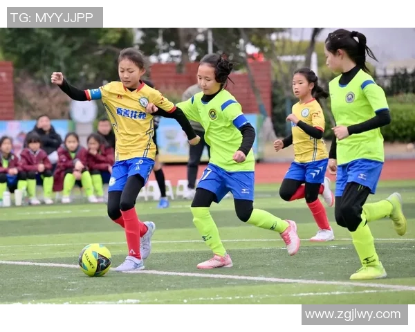 实时新闻南京足球队与北京足球队赛后复盘团队协作的成功与不足分析